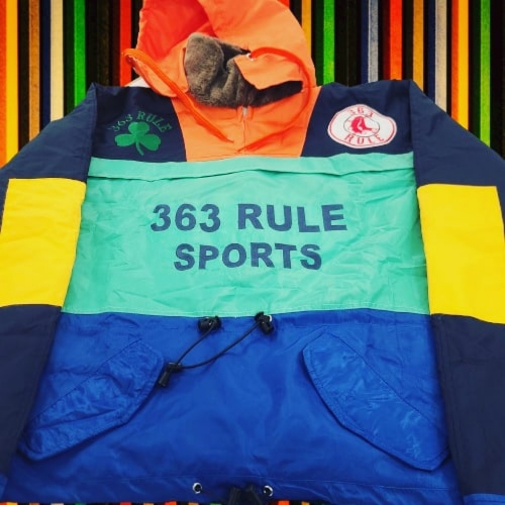 90s style pull over winter jacket